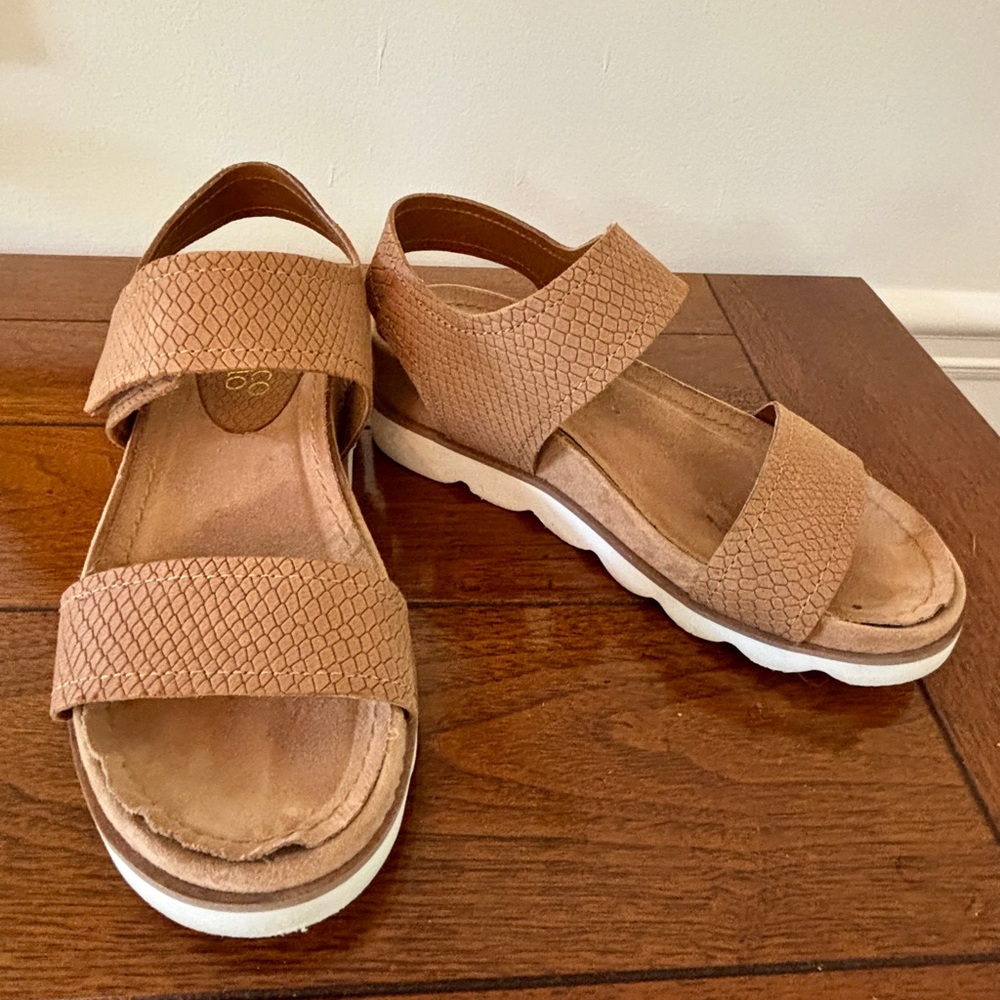 Franco Sarto Tan Suede Sandals - Size 6.5